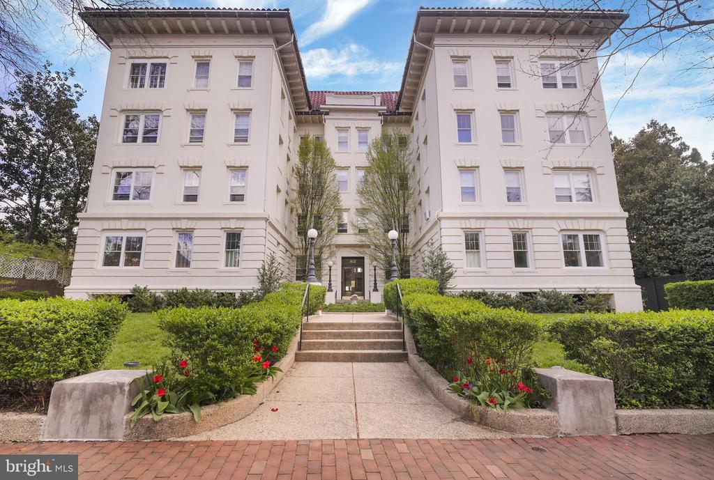 1657 31ST STREET NW 203