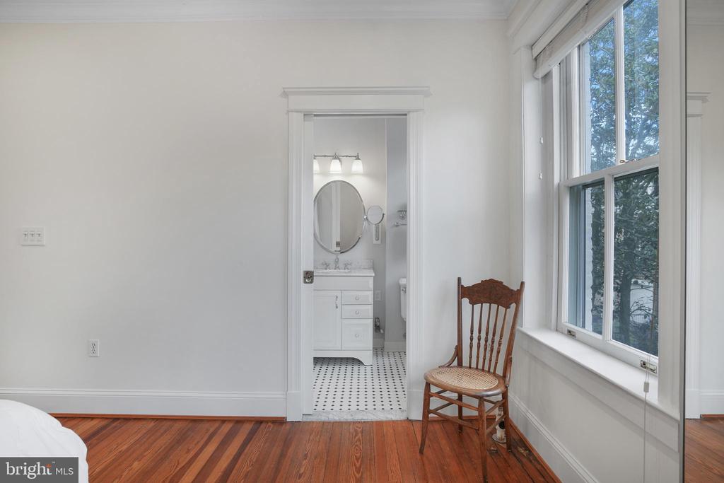 1657 31ST STREET NW 203