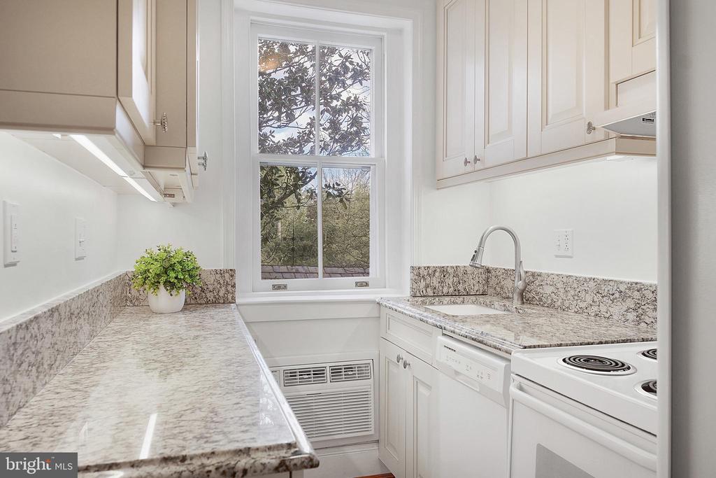 1657 31ST STREET NW 203