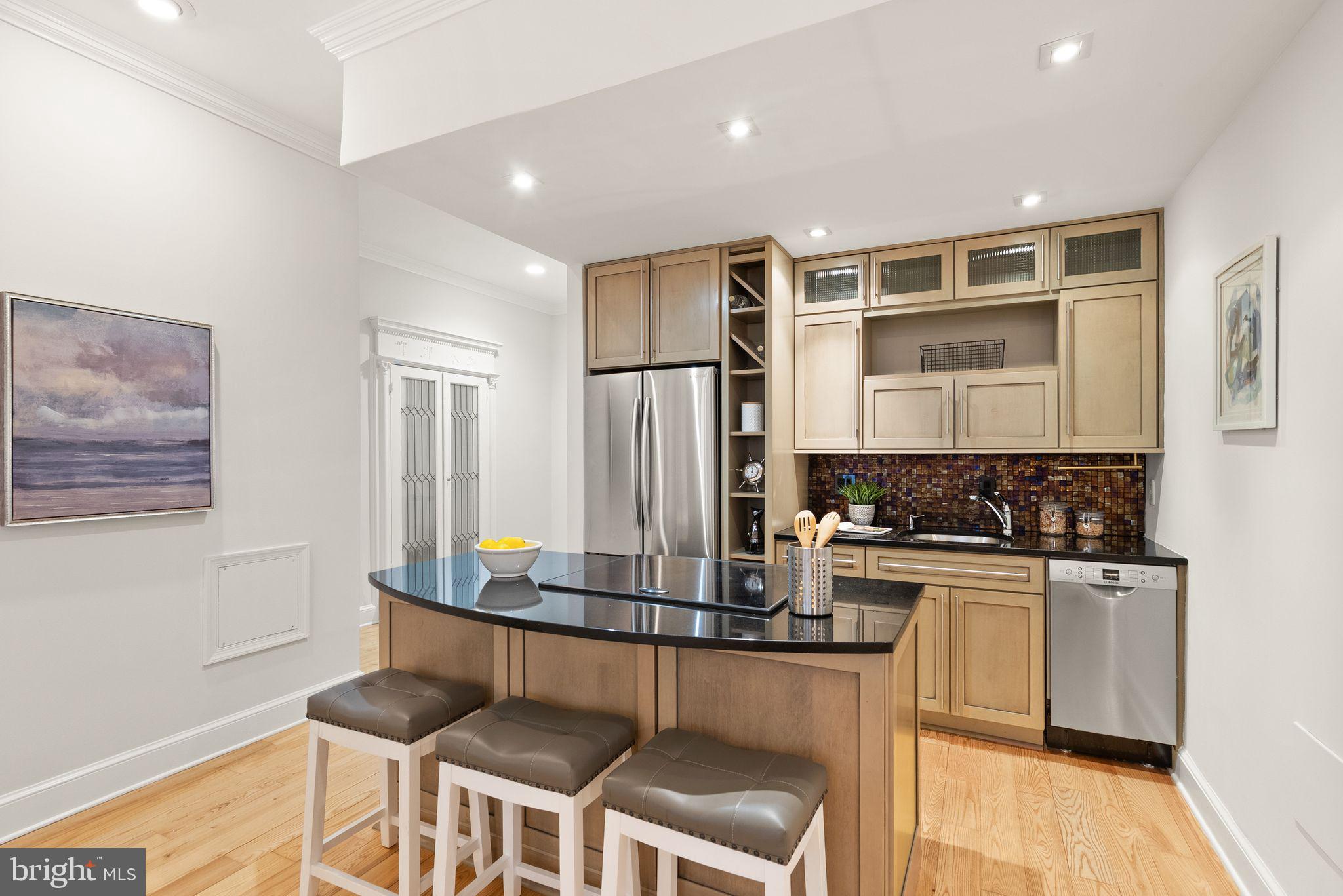 2000 16th St NW #103