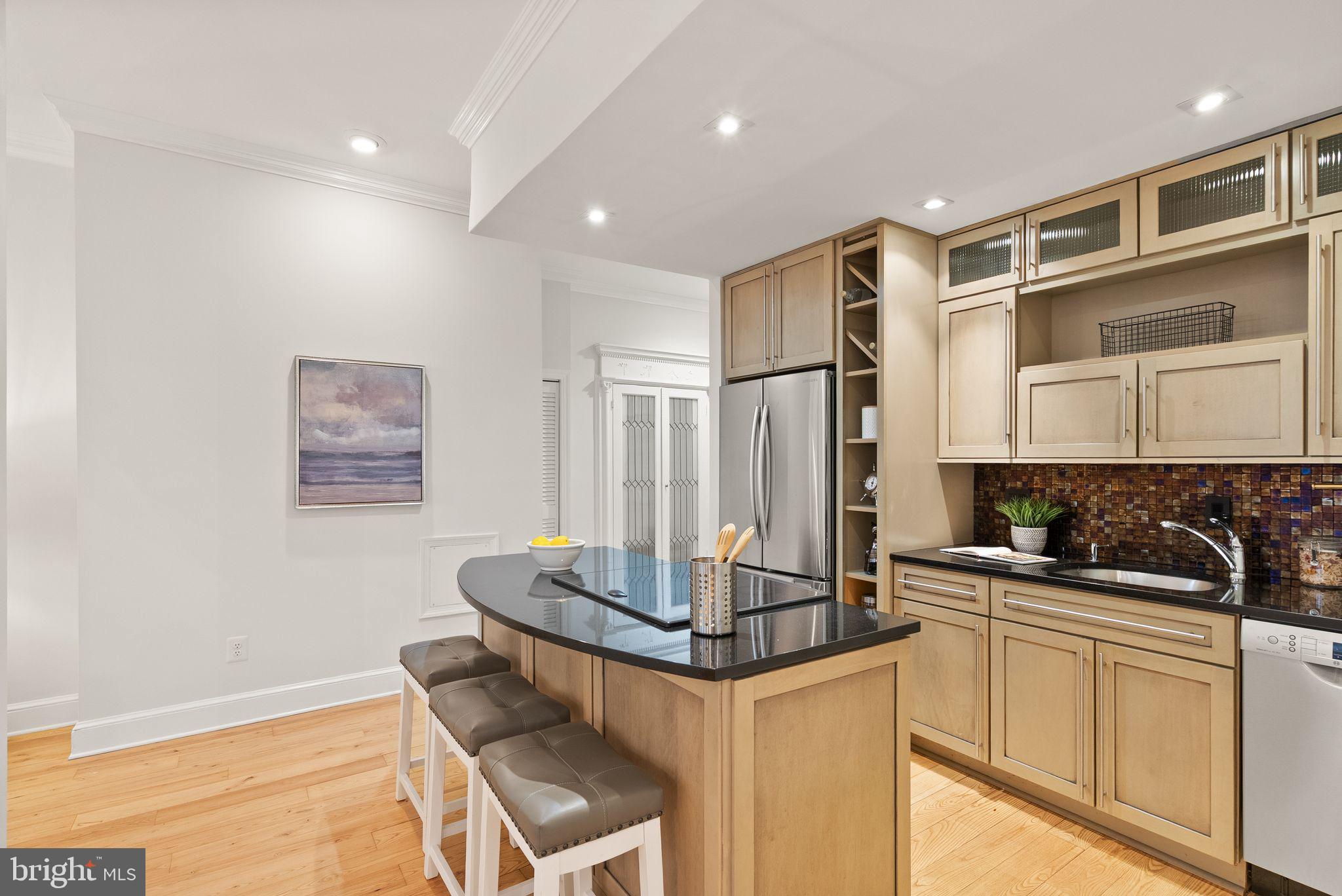 2000 16th St NW #103