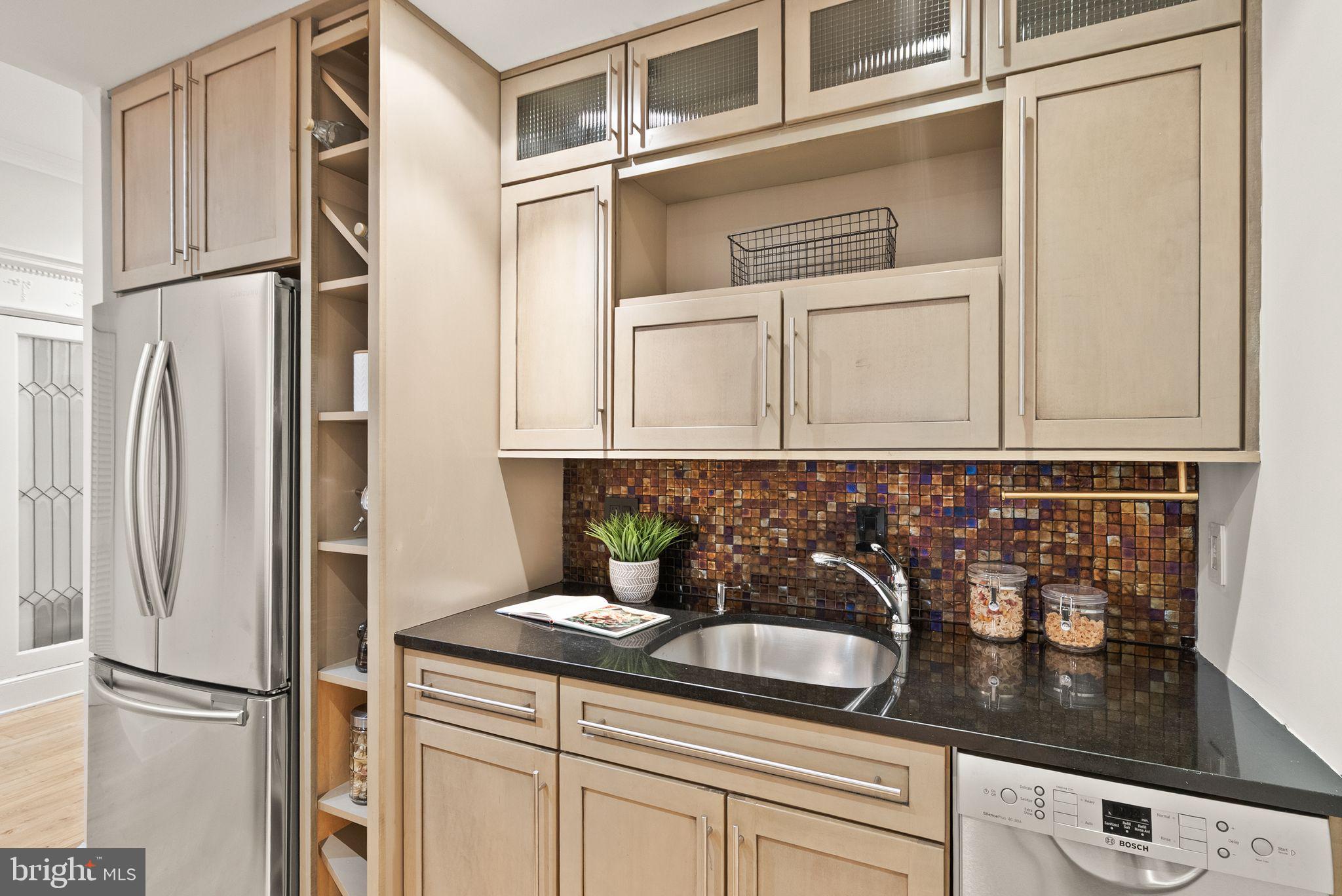 2000 16th St NW #103