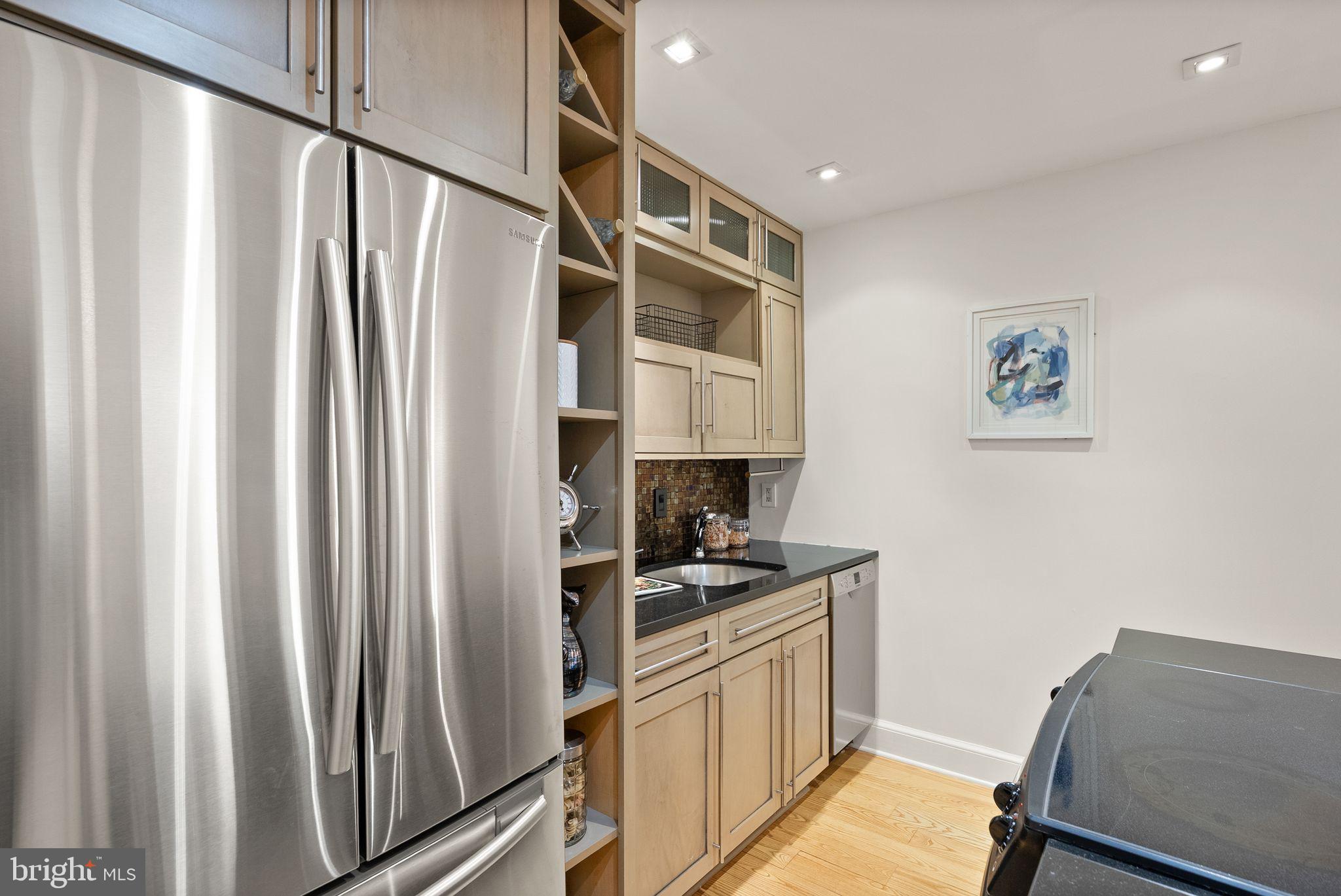 2000 16th St NW #103