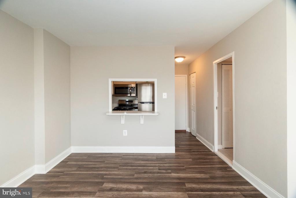 922 24th St NW #806