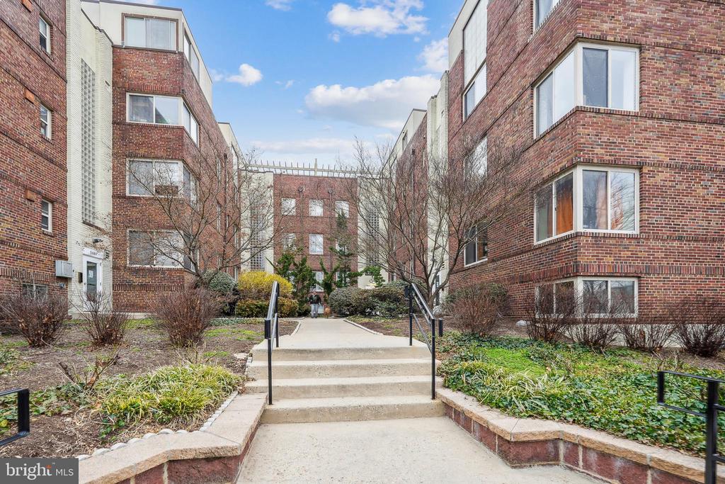 5401 9TH STREET NW 202