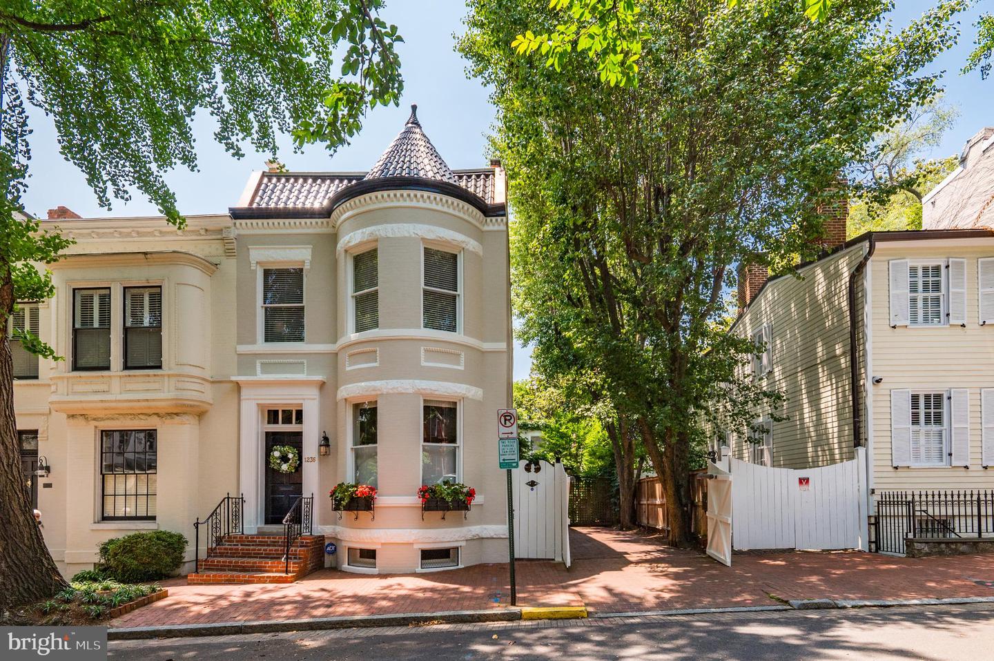 1236 Potomac St NW