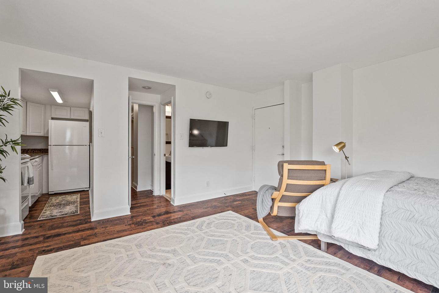 1825 T St NW #701