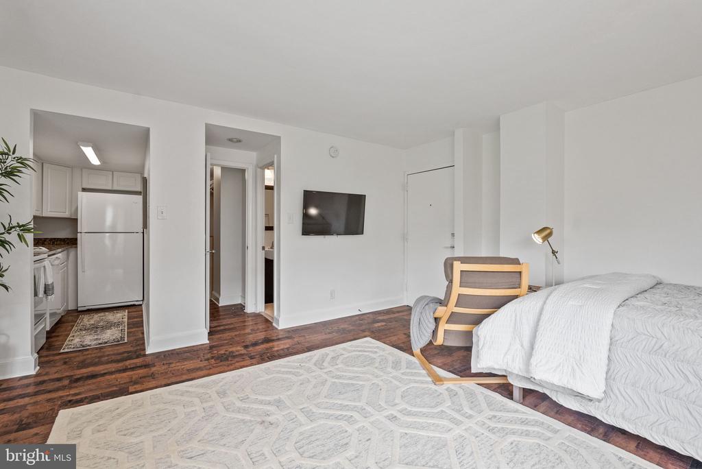1825 T St NW #701