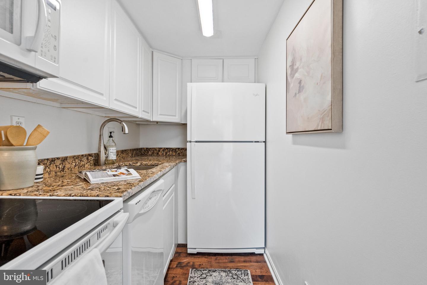 1825 T St NW #701