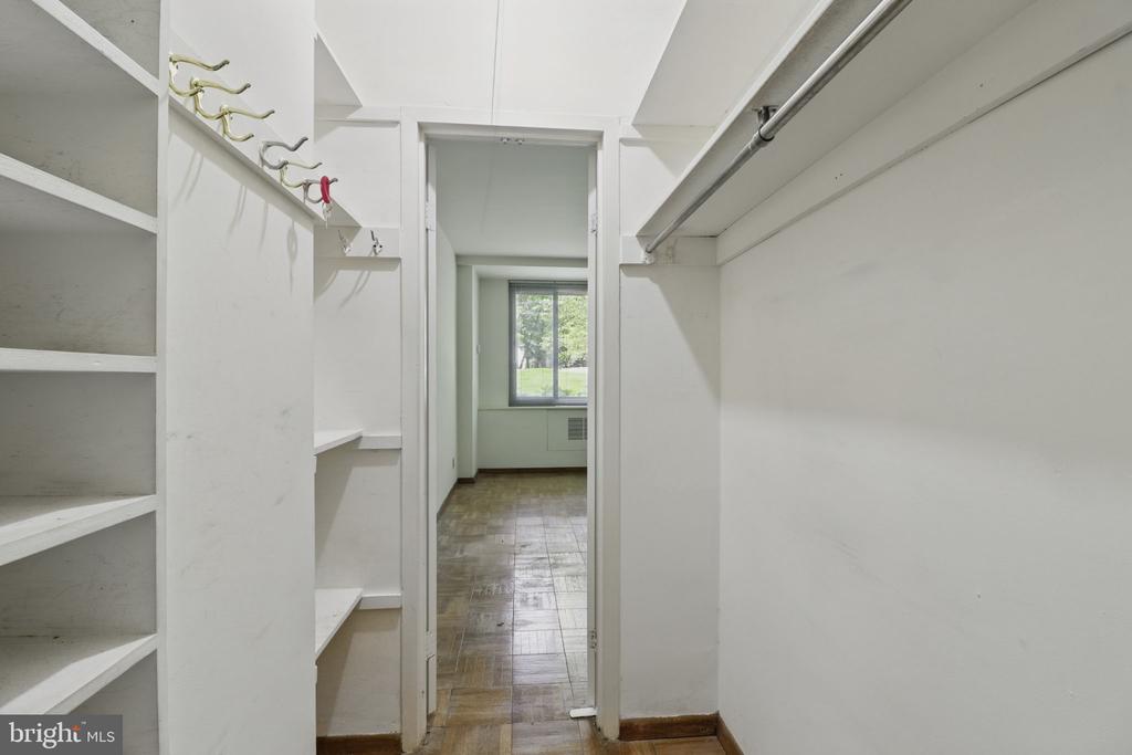 4200 Cathedral Ave NW #317
