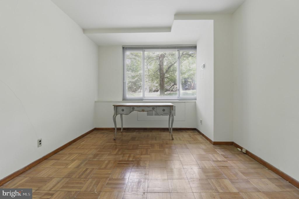 4200 Cathedral Ave NW #317