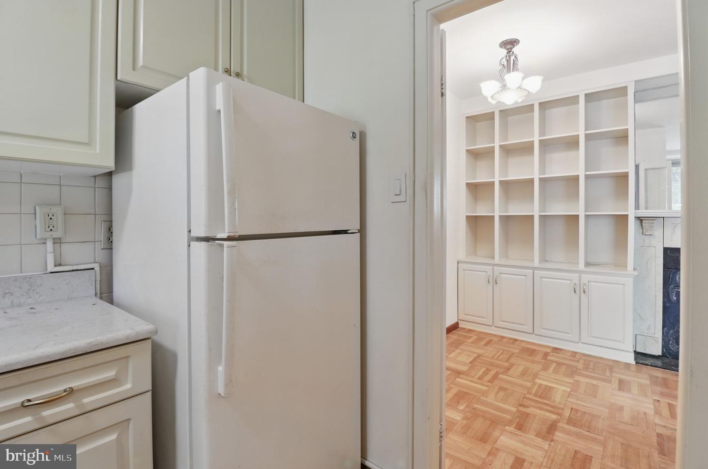 4200 Cathedral Ave NW #317