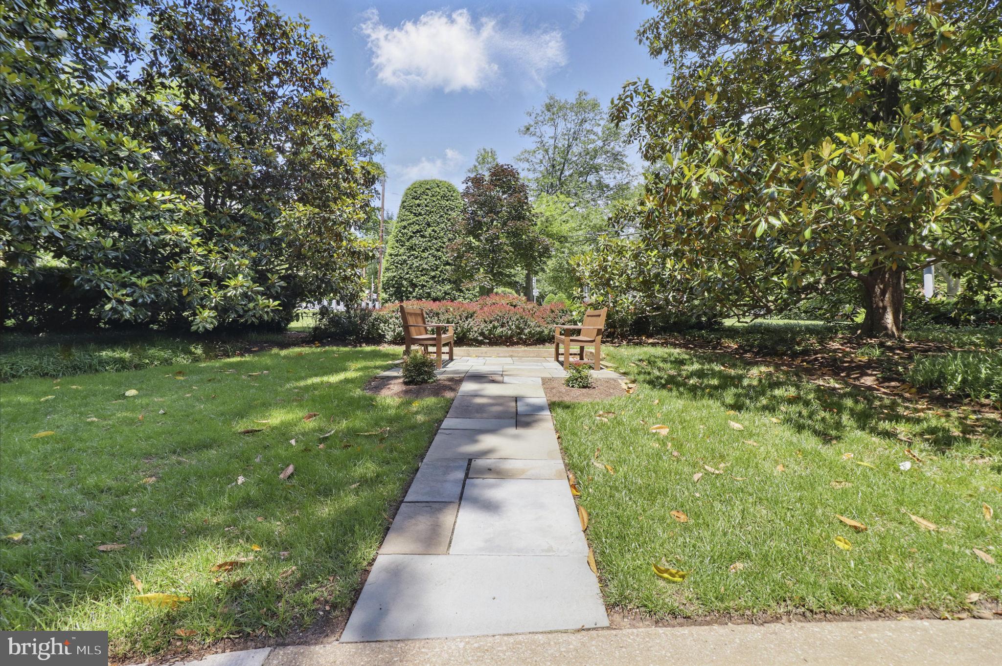 4200 Cathedral Ave NW #317