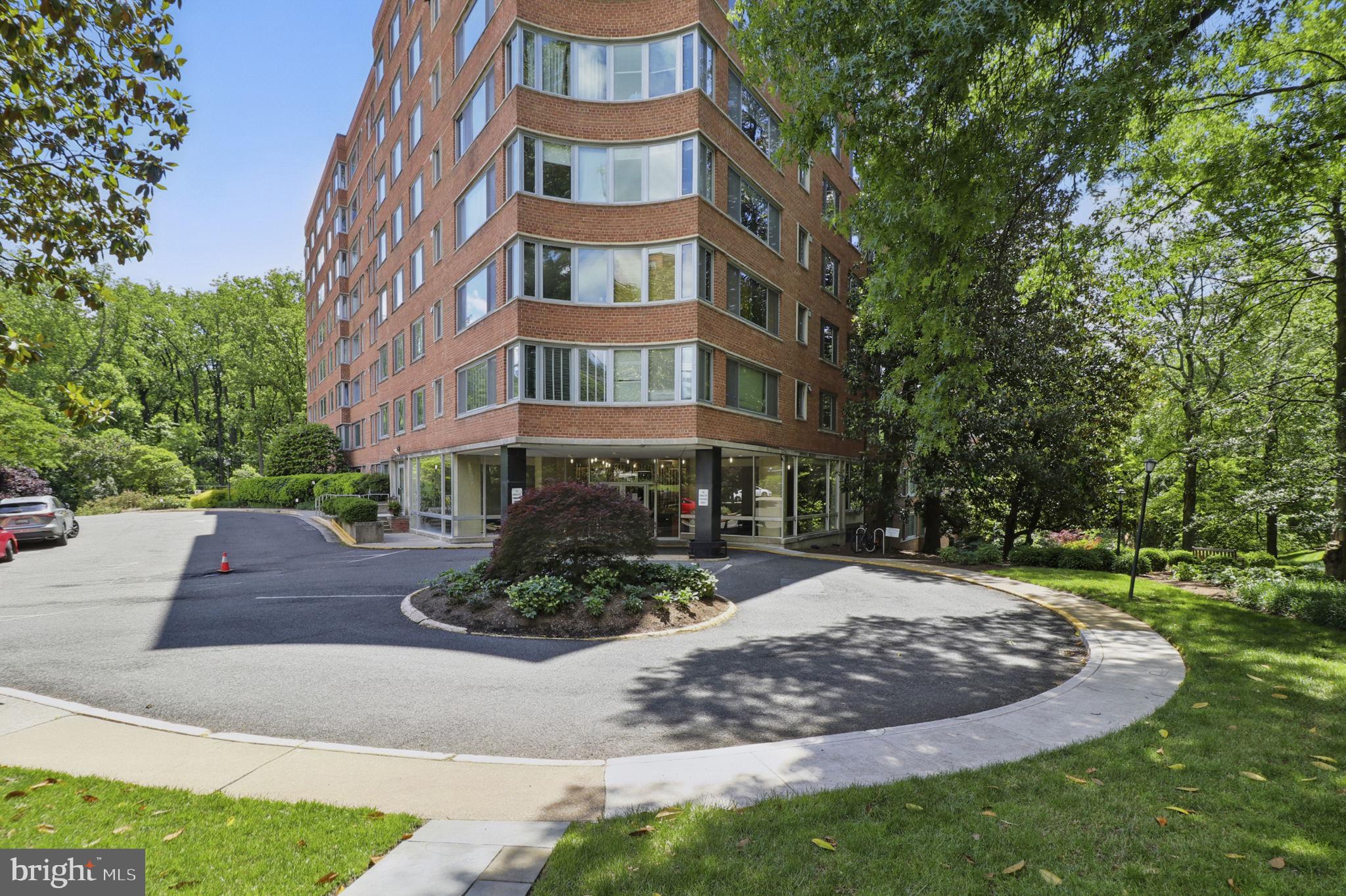 4200 Cathedral Ave NW #317