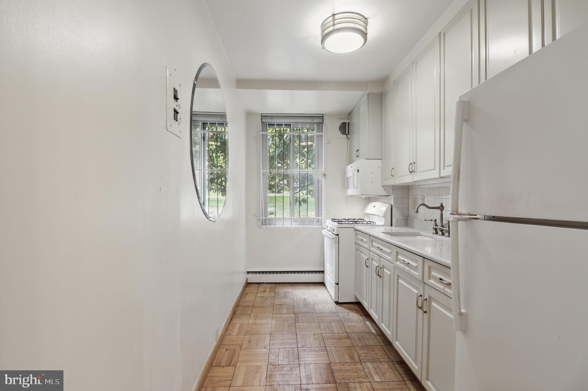 4200 Cathedral Ave NW #317