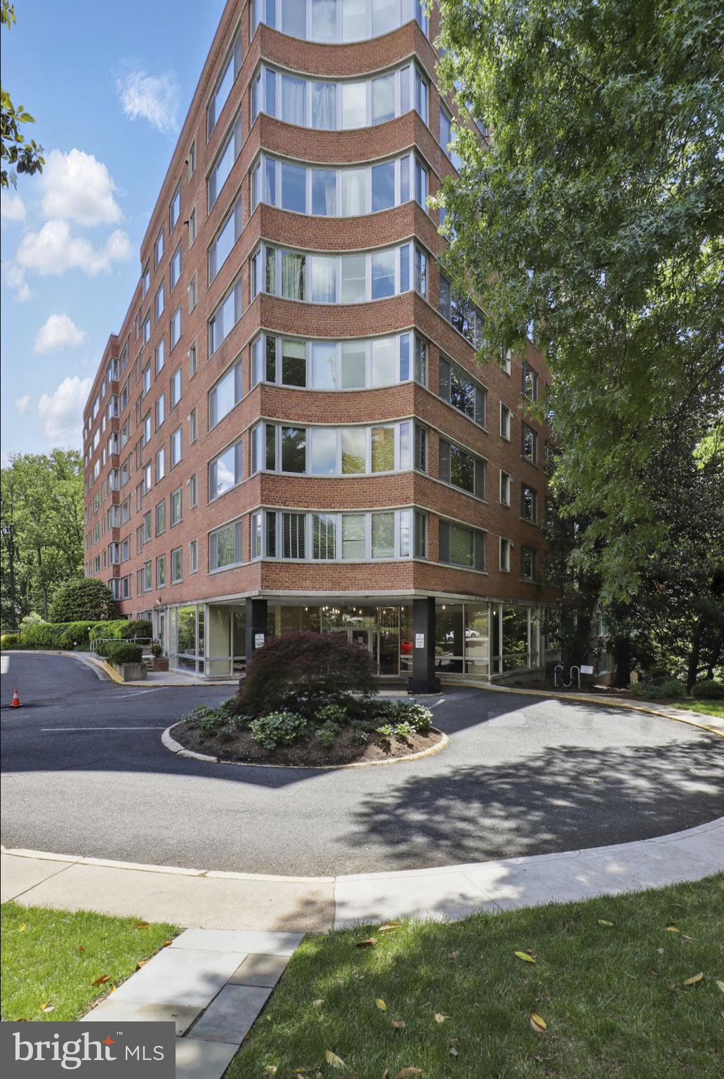 4200 Cathedral Ave NW #317