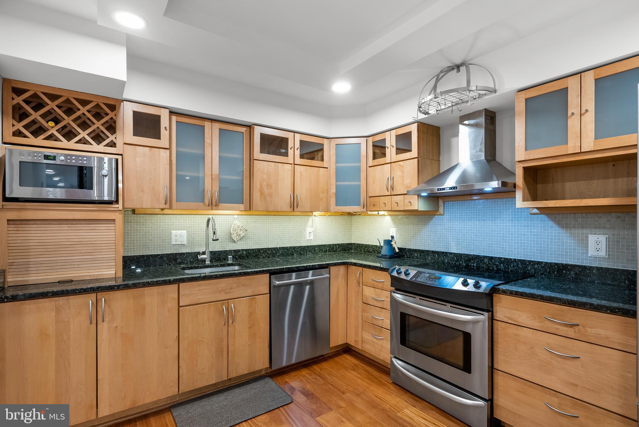 1045 31st St NW #302