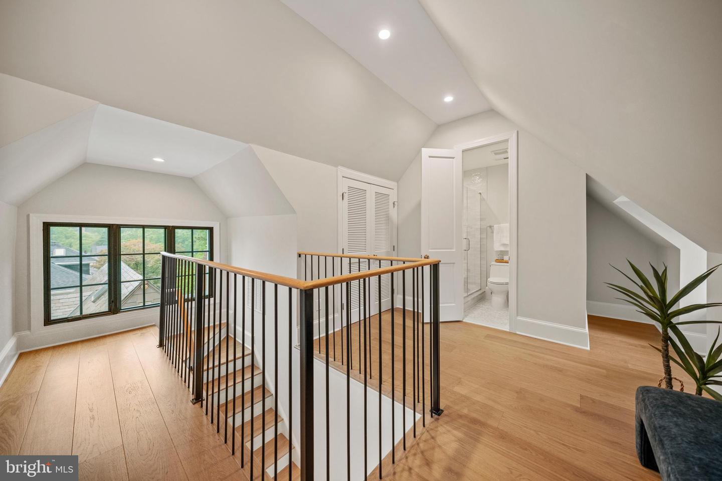 5376 28th St NW