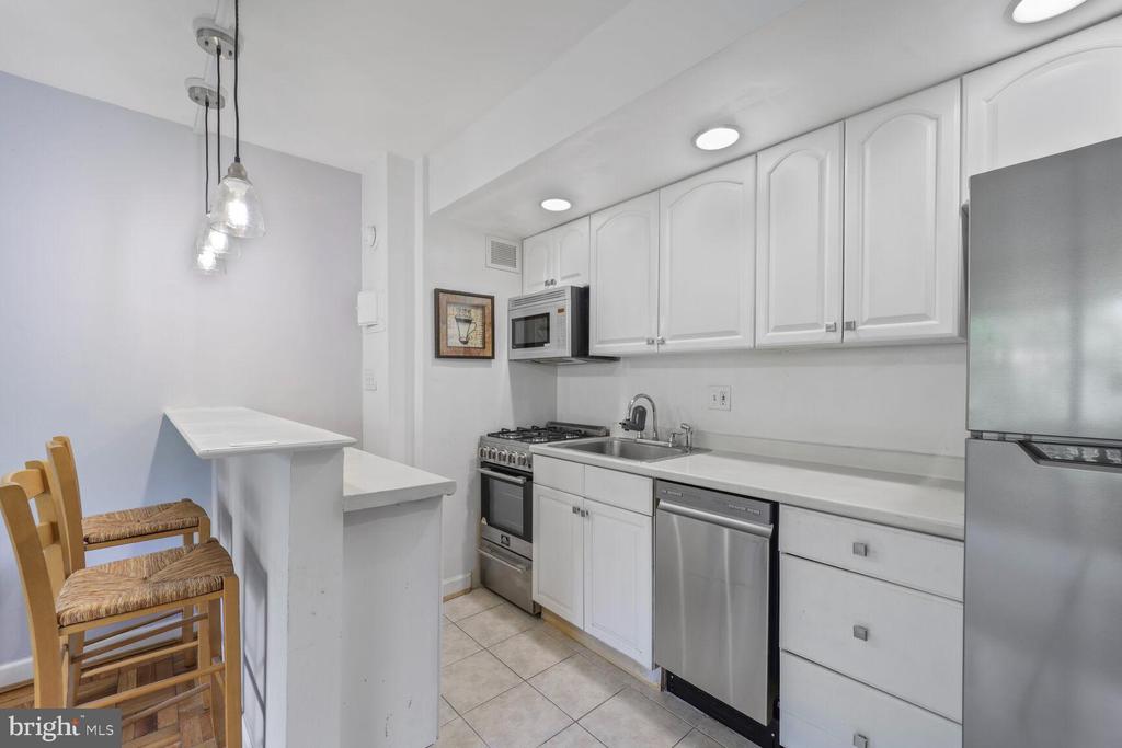 1801 Clydesdale Pl NW #307
