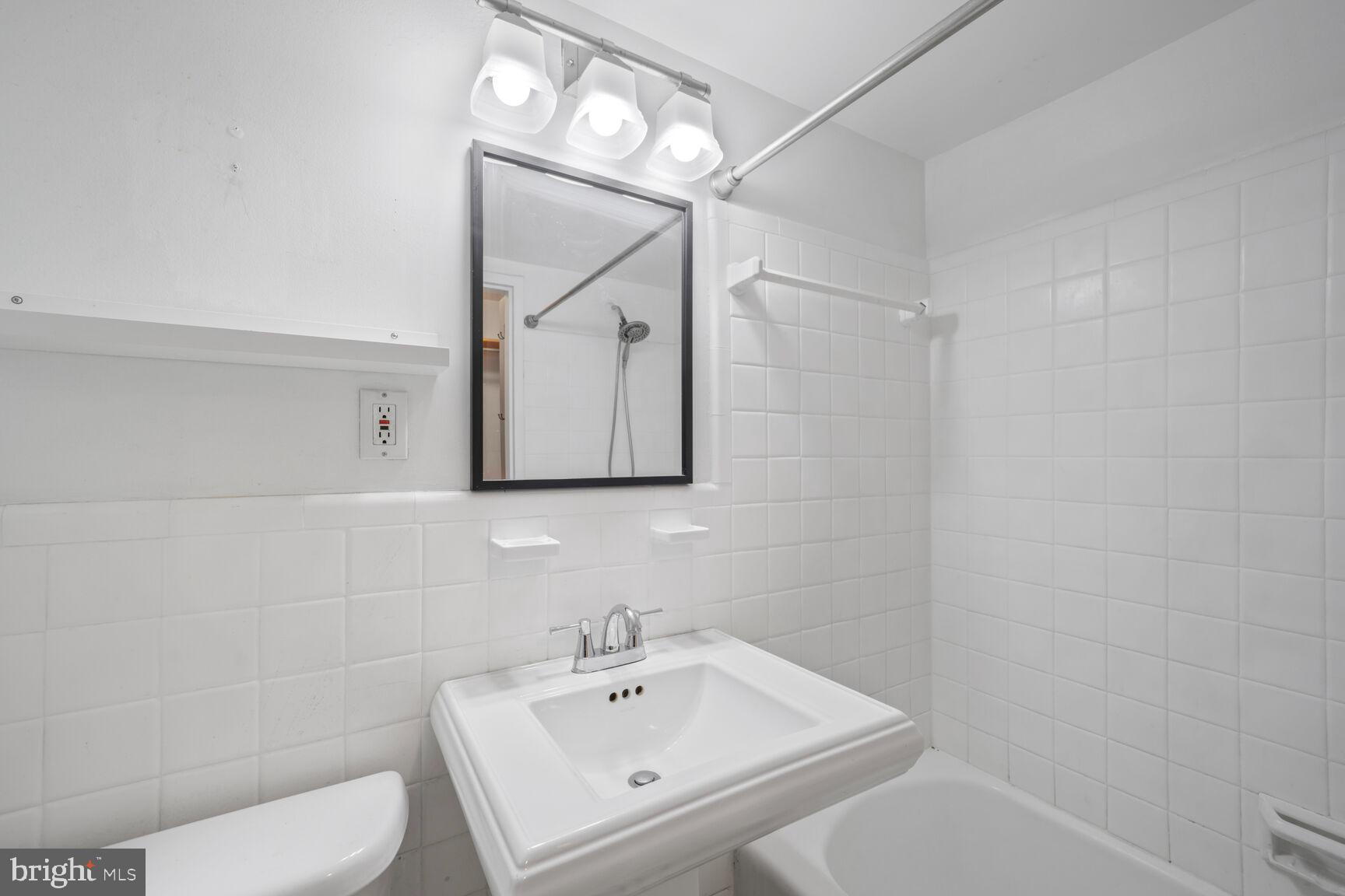 1801 Clydesdale Pl NW #307