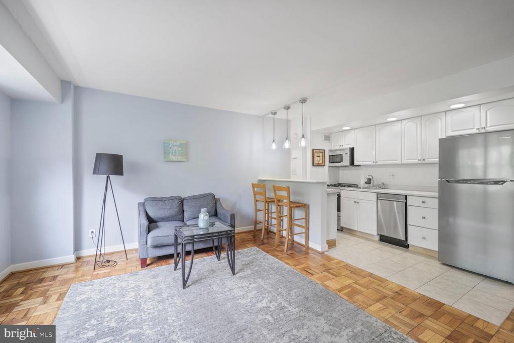 1801 Clydesdale Pl NW #307