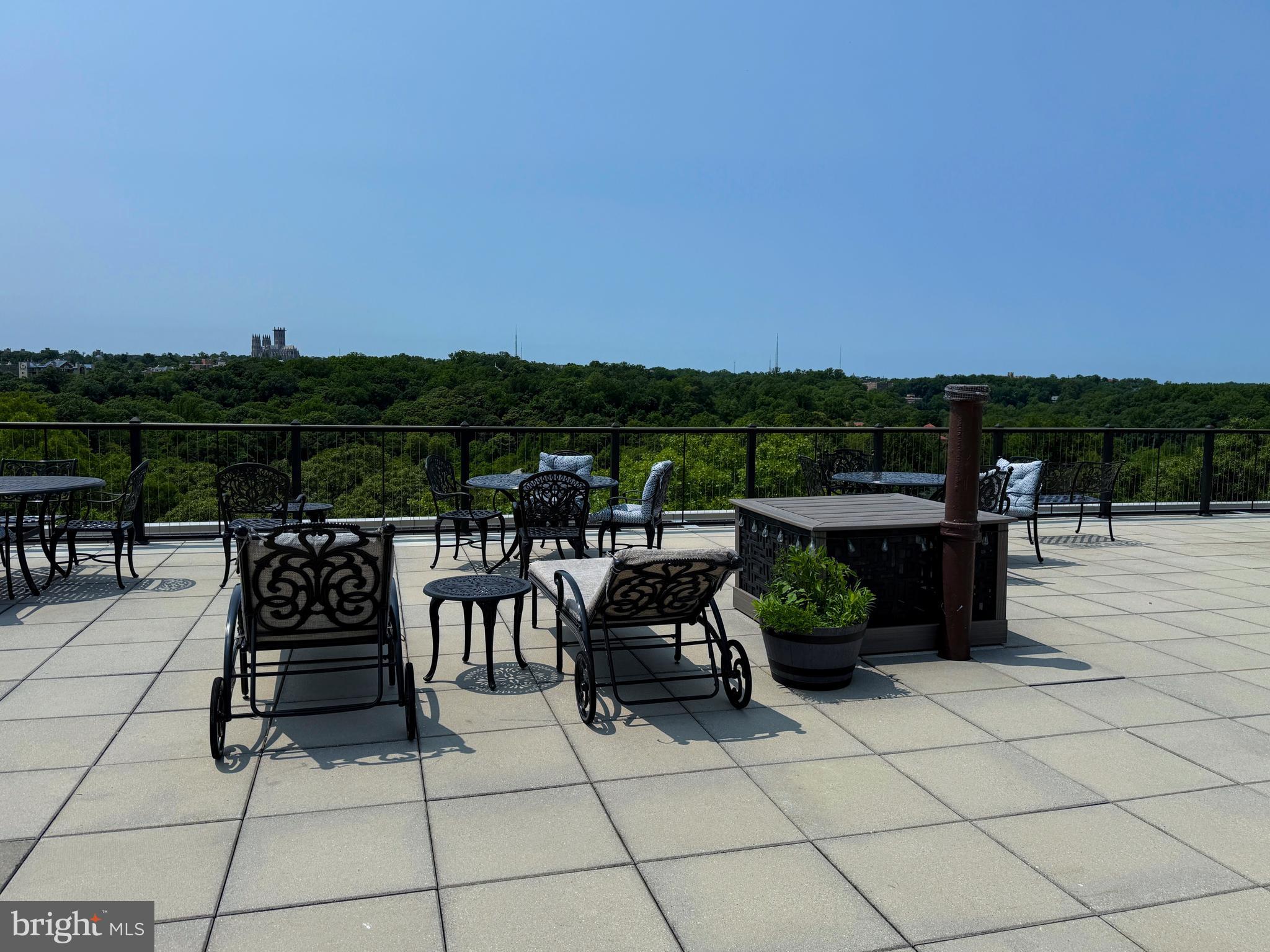 1801 Clydesdale Pl NW #307