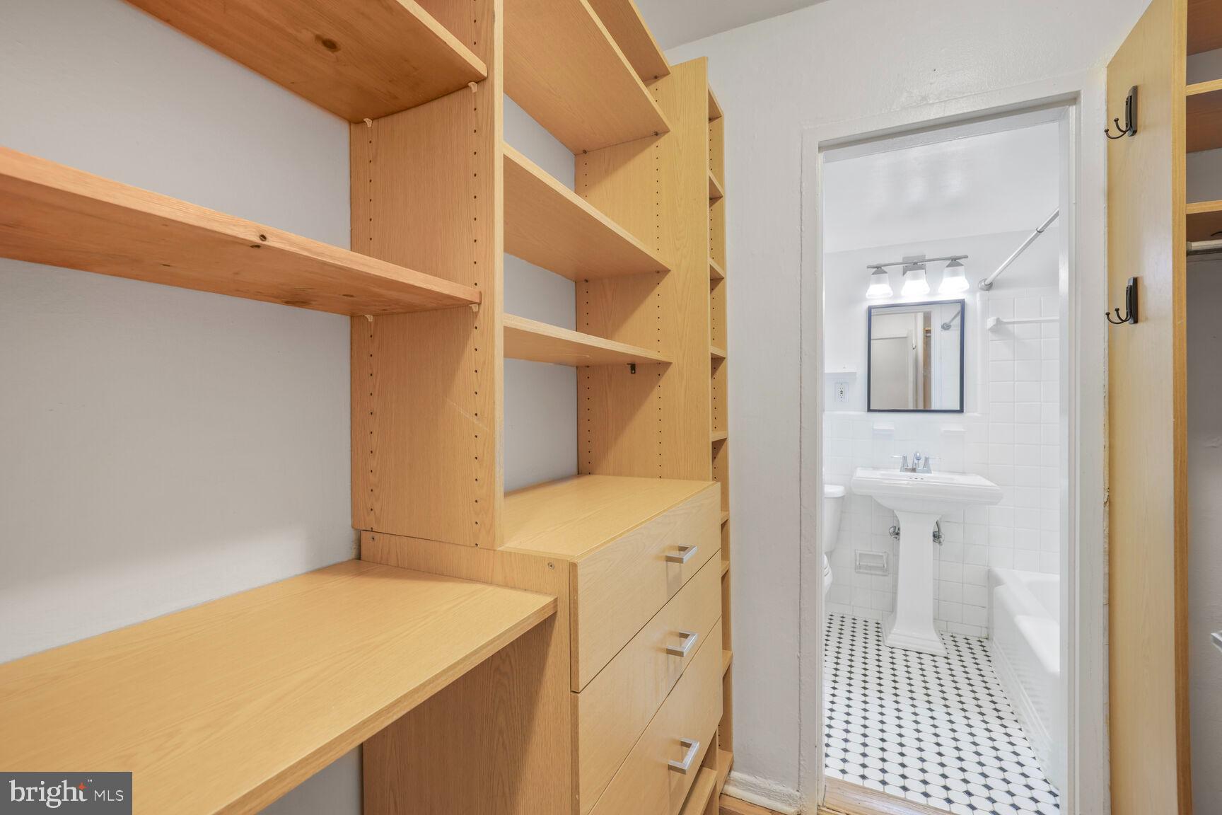 1801 Clydesdale Pl NW #307