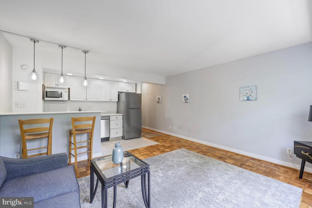 1801 Clydesdale Pl NW #307