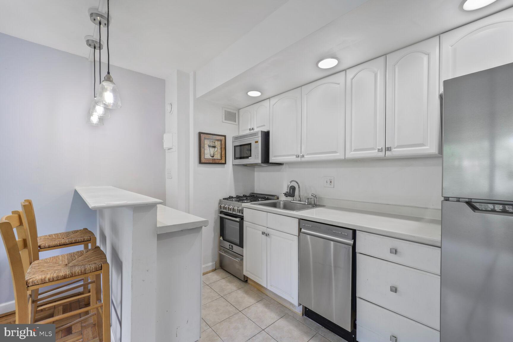 1801 Clydesdale Pl NW #307