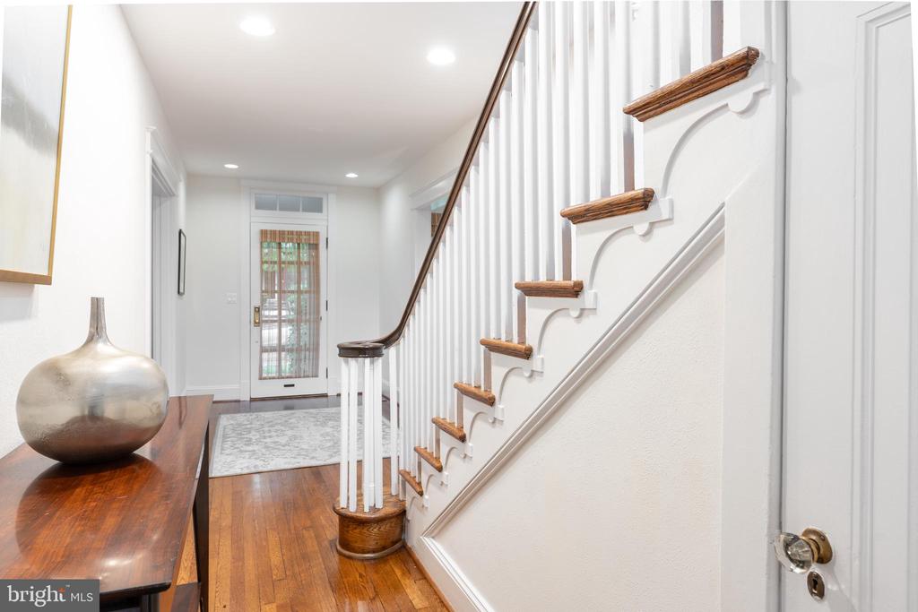 5045 Reno Rd NW