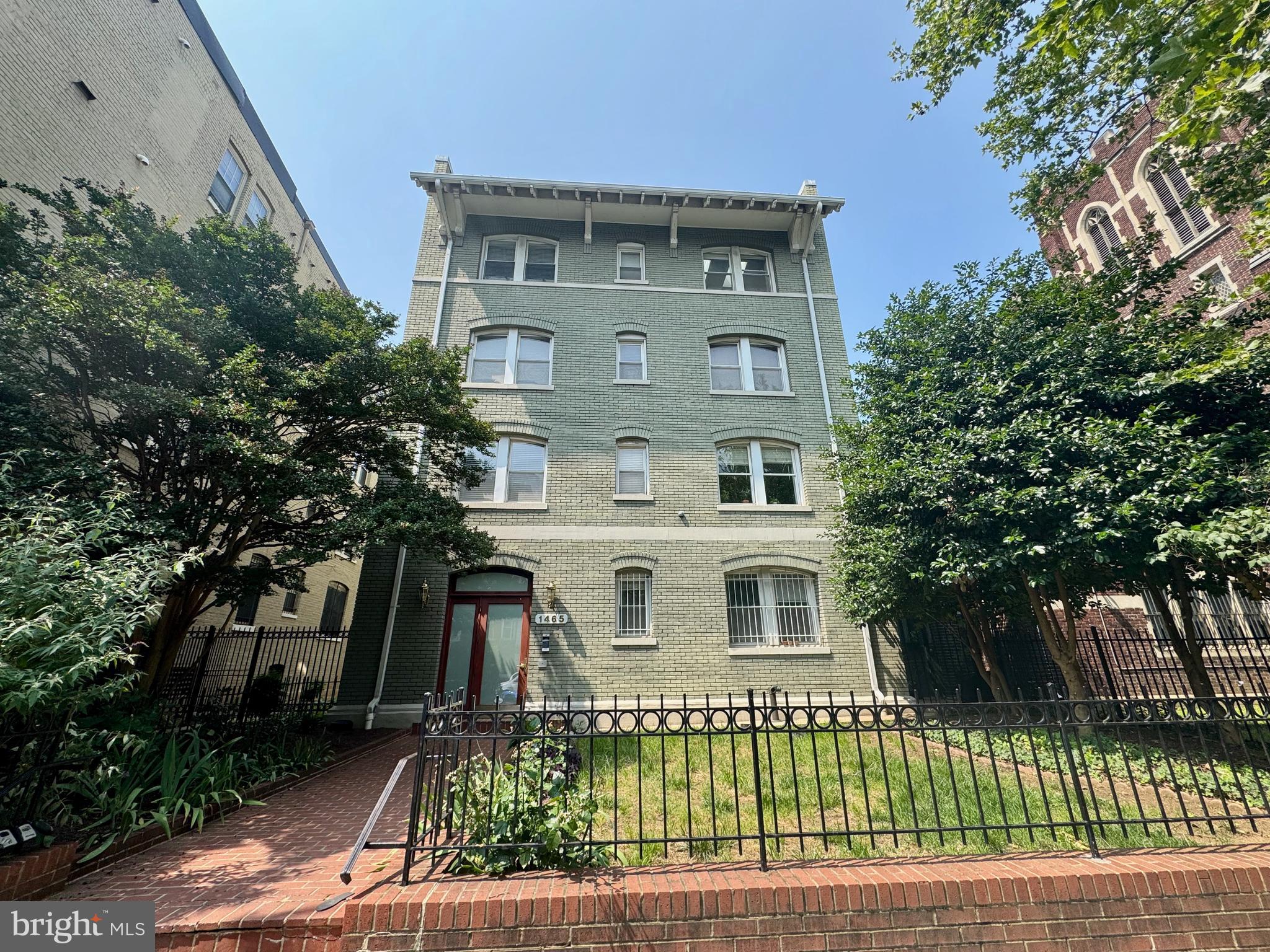 1465 Columbia Rd NW #102