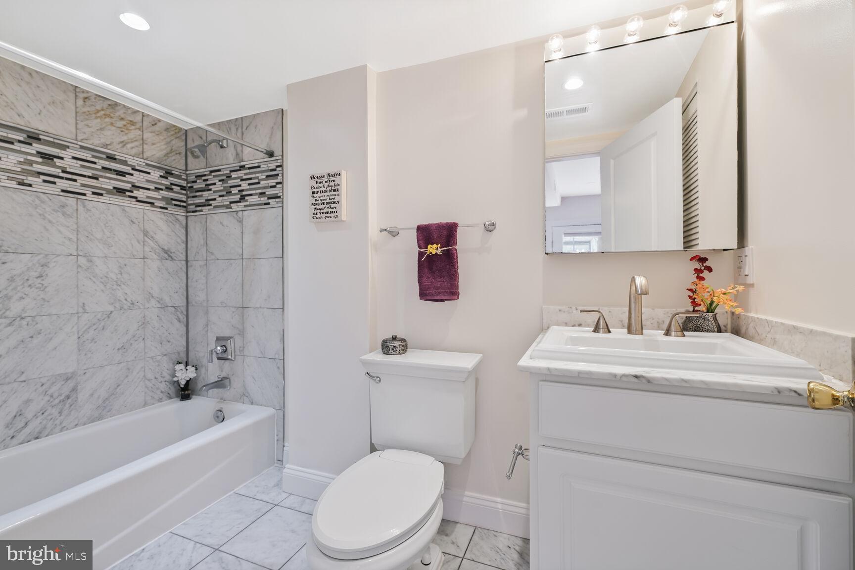 1465 Columbia Rd NW #102