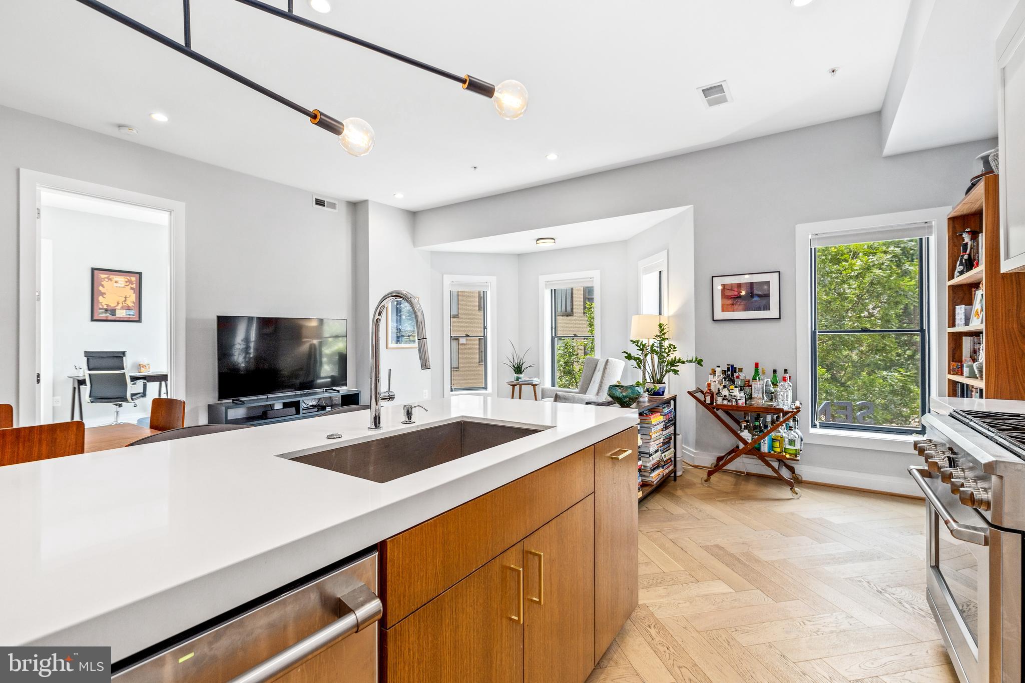 3043 15TH STREET NW 6