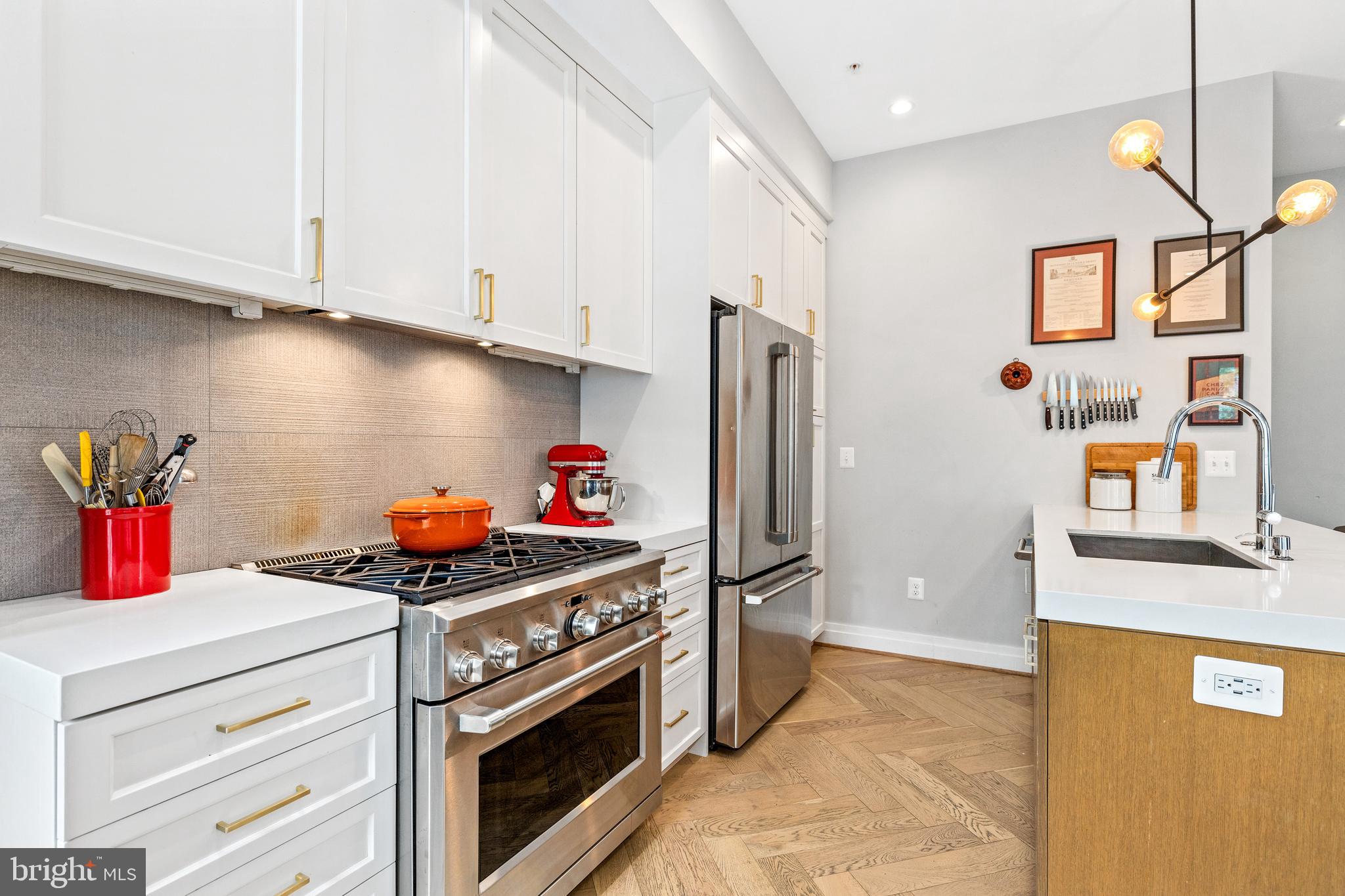 3043 15TH STREET NW 6