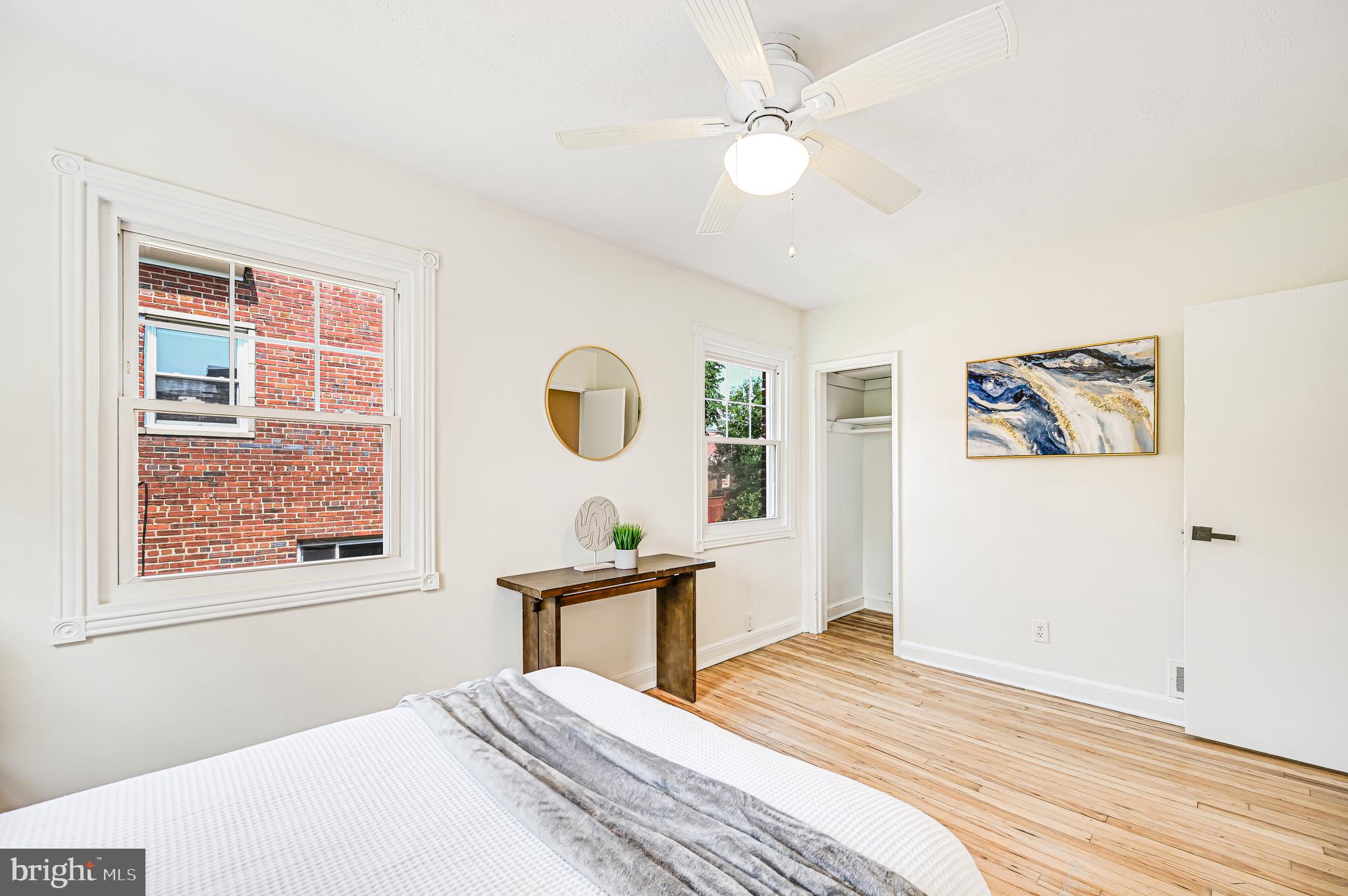 812 Crittenden St NE