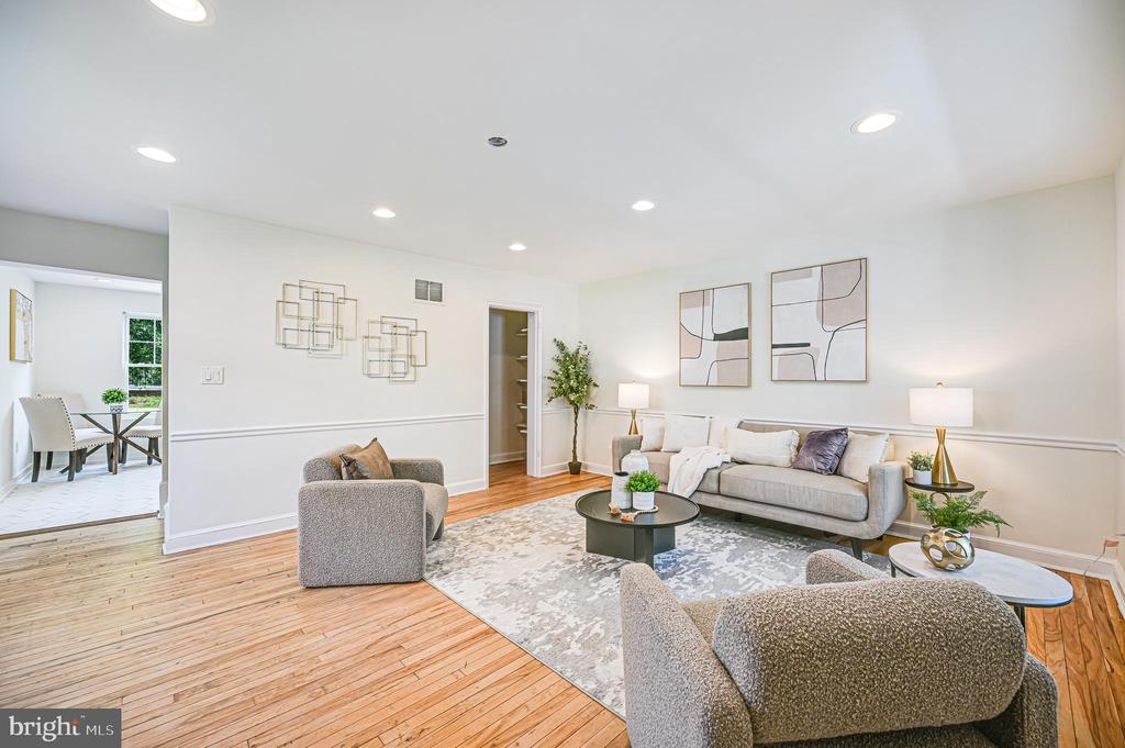 812 Crittenden St NE