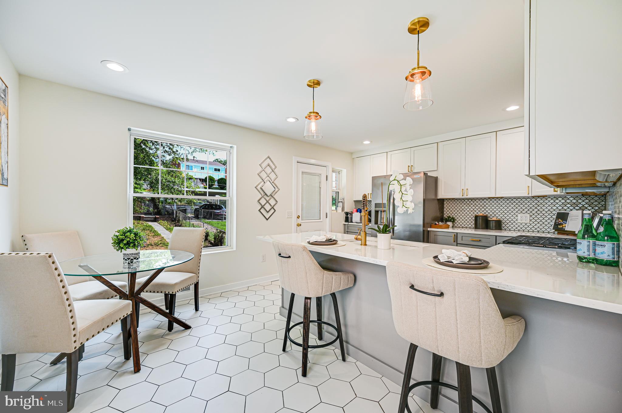 812 Crittenden St NE