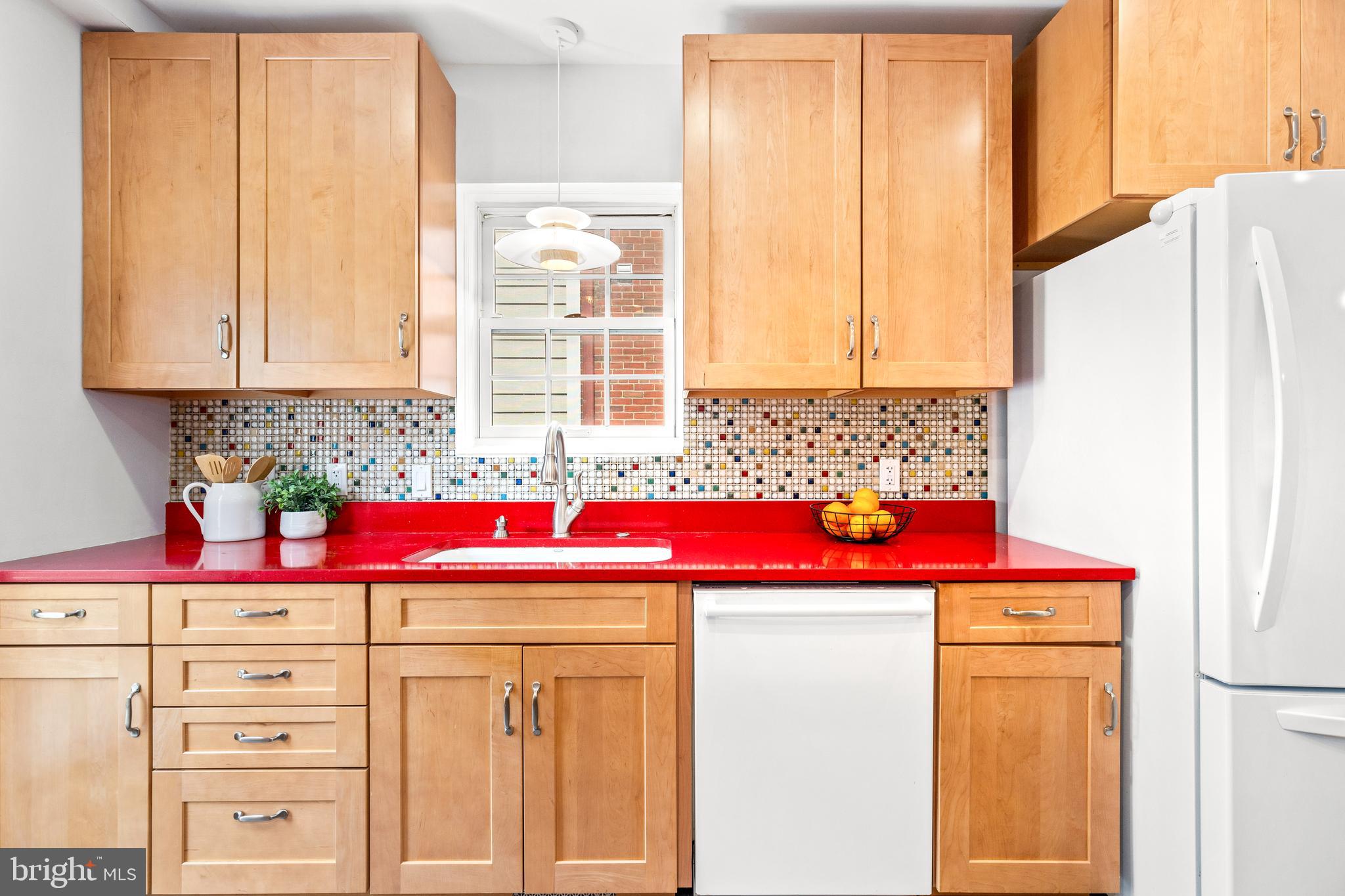 1608 Manchester Ln NW