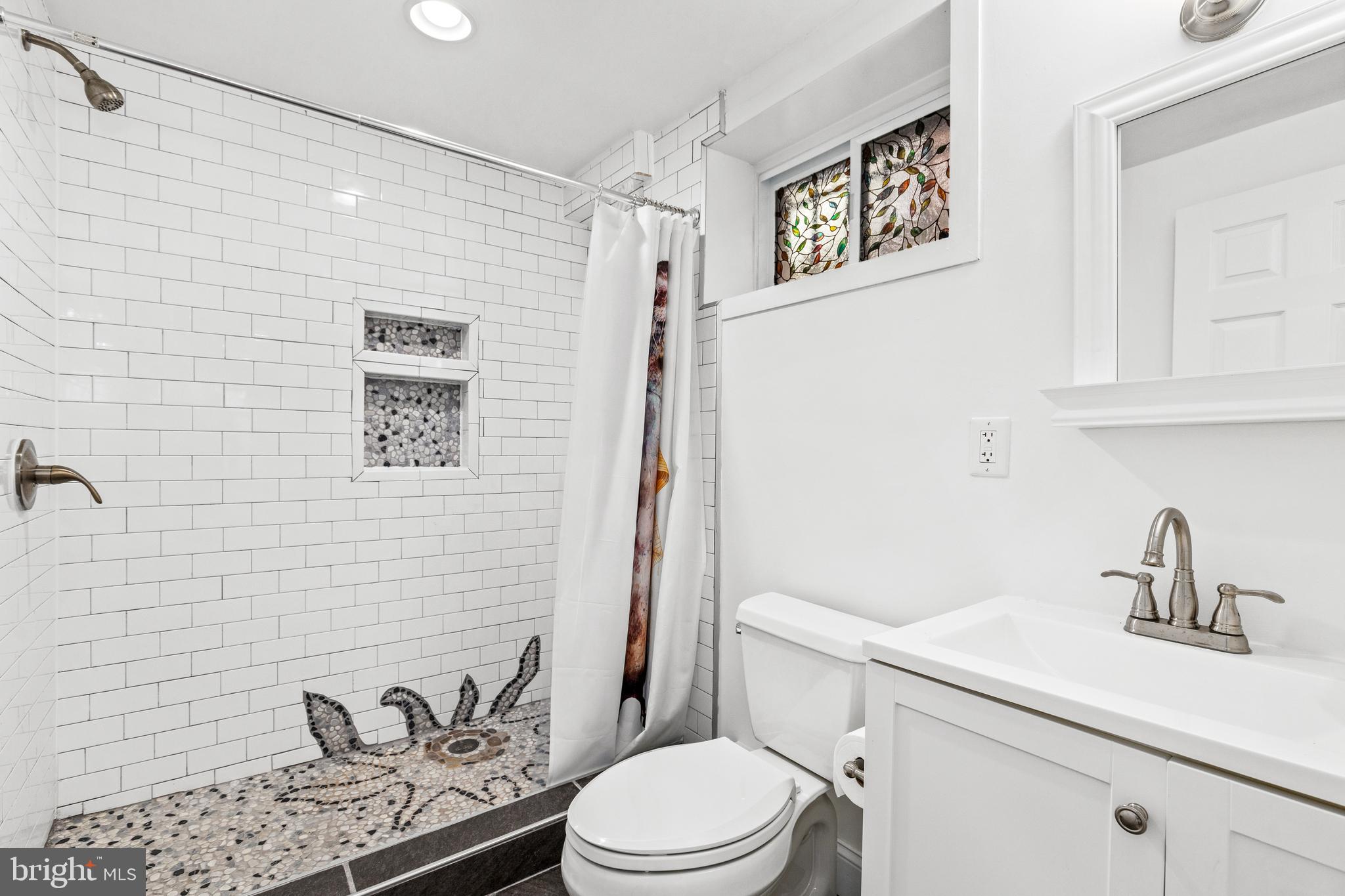 1608 Manchester Ln NW