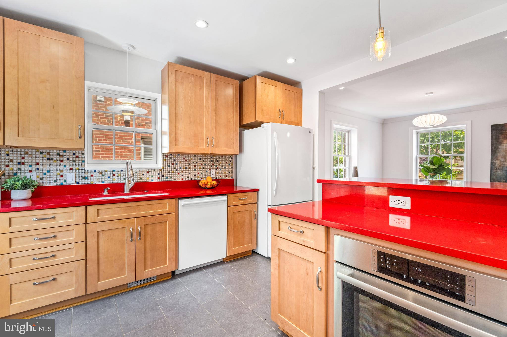 1608 Manchester Ln NW