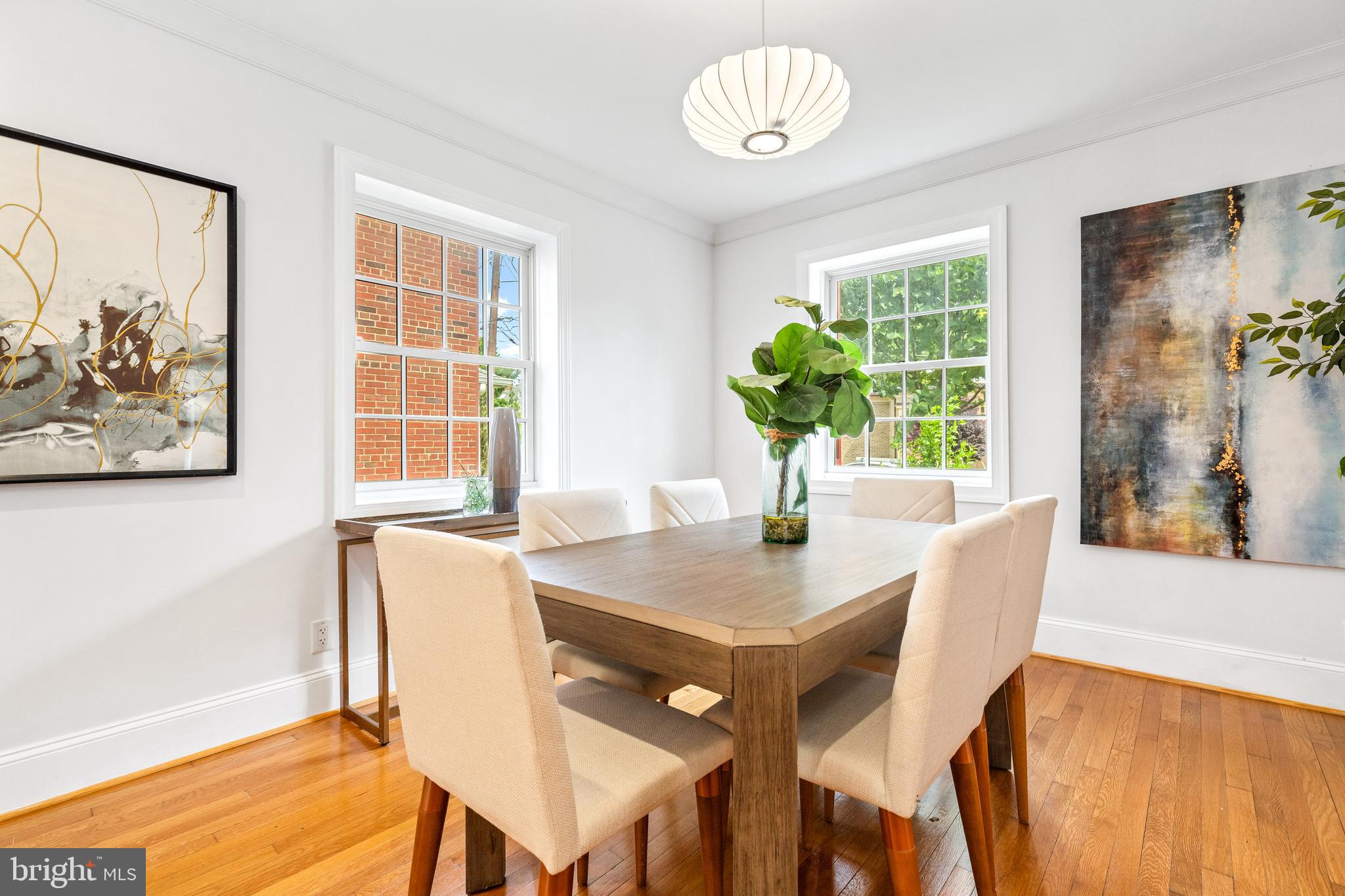 1608 Manchester Ln NW