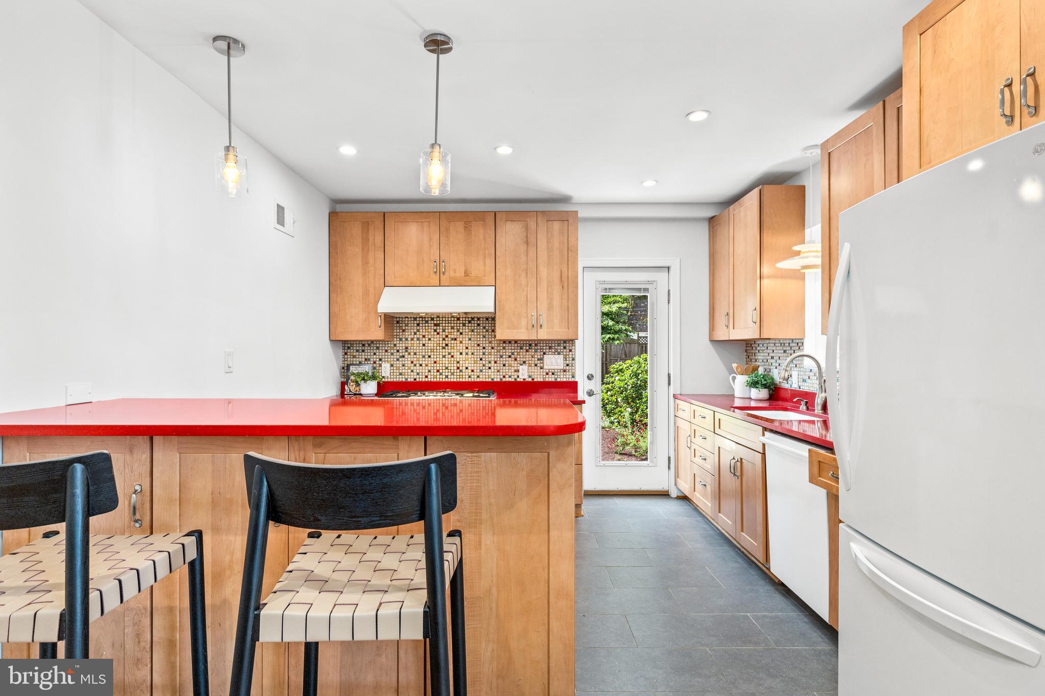 1608 Manchester Ln NW