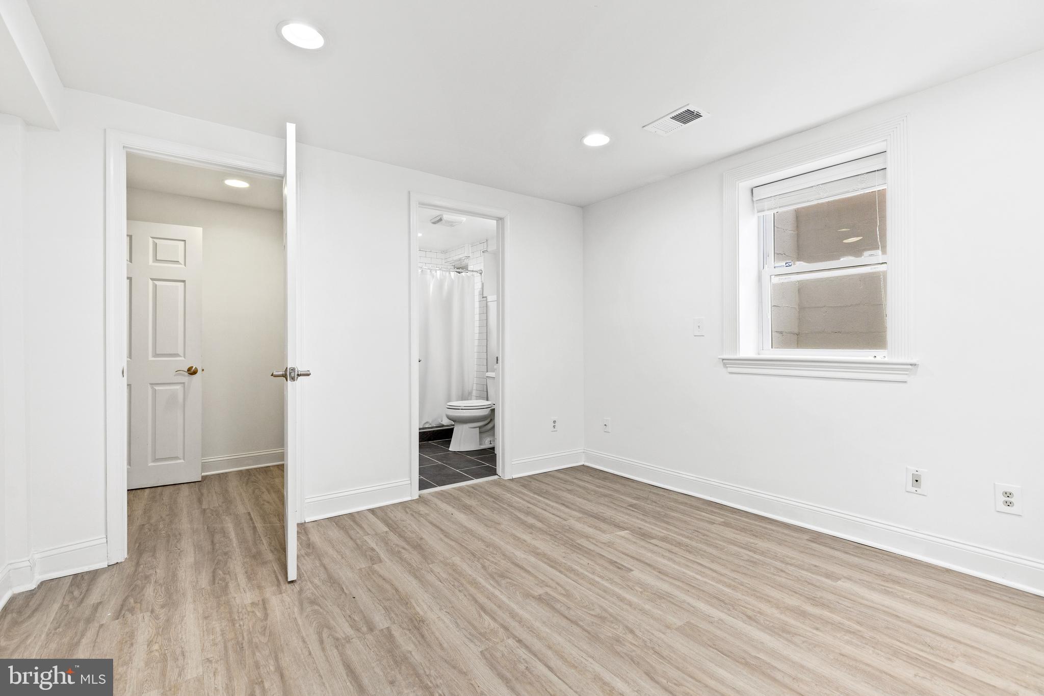 1608 Manchester Ln NW