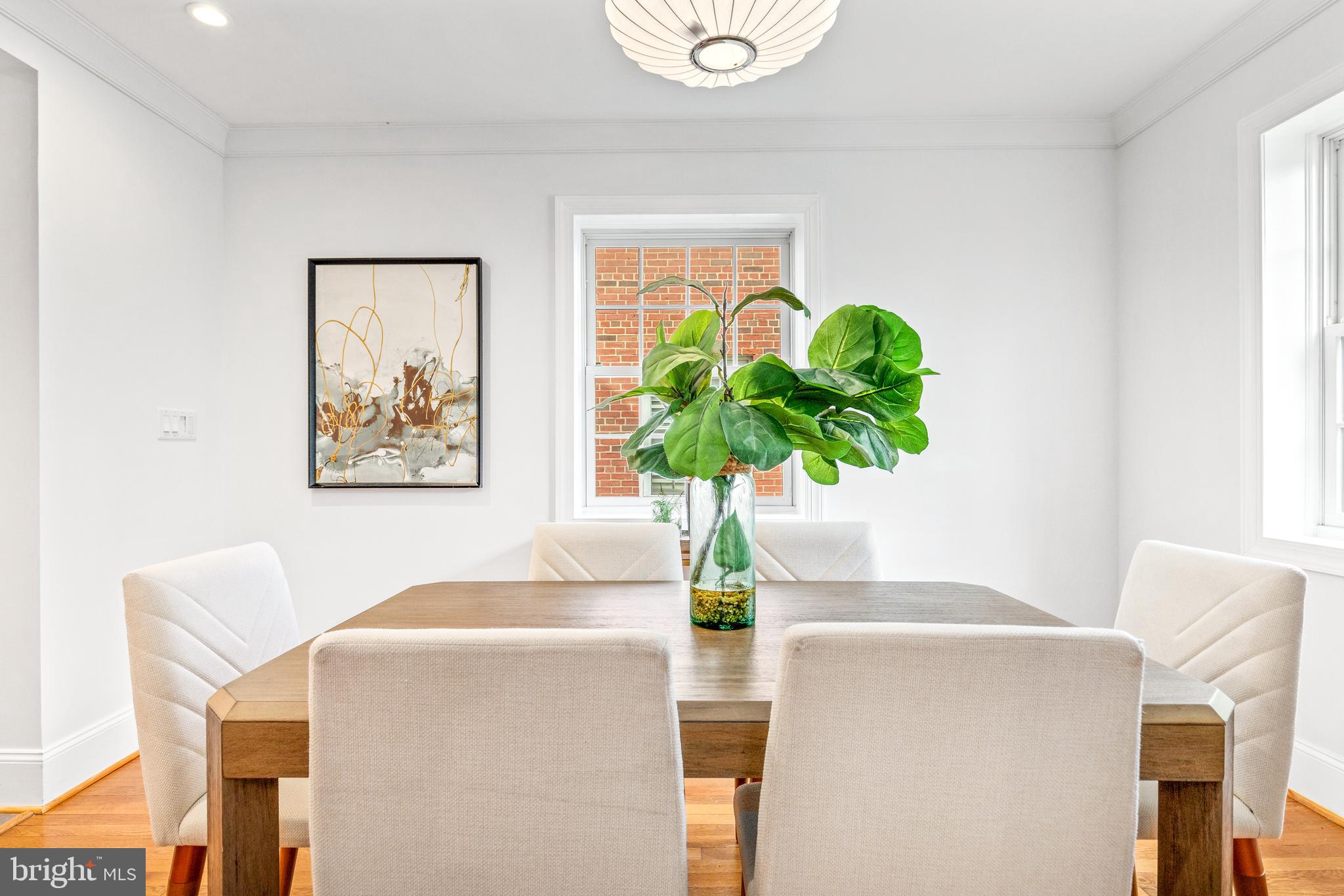 1608 Manchester Ln NW