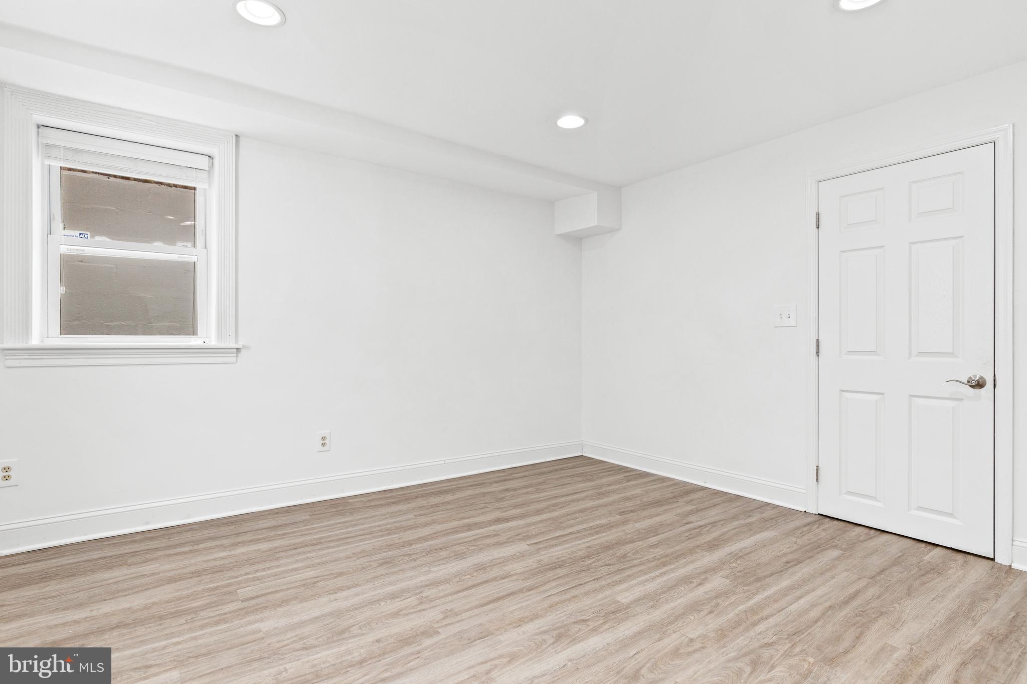 1608 Manchester Ln NW