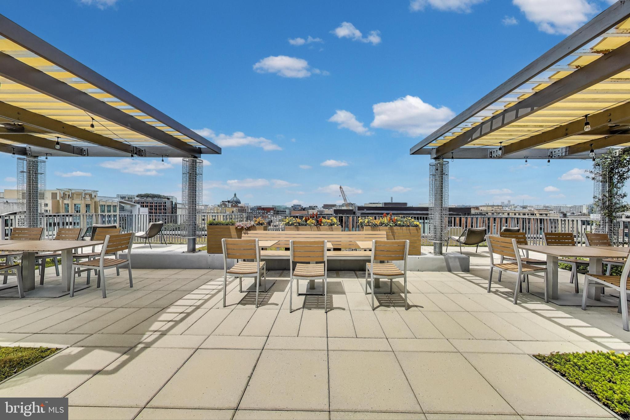 1 SCOTT CIRCLE NW 305