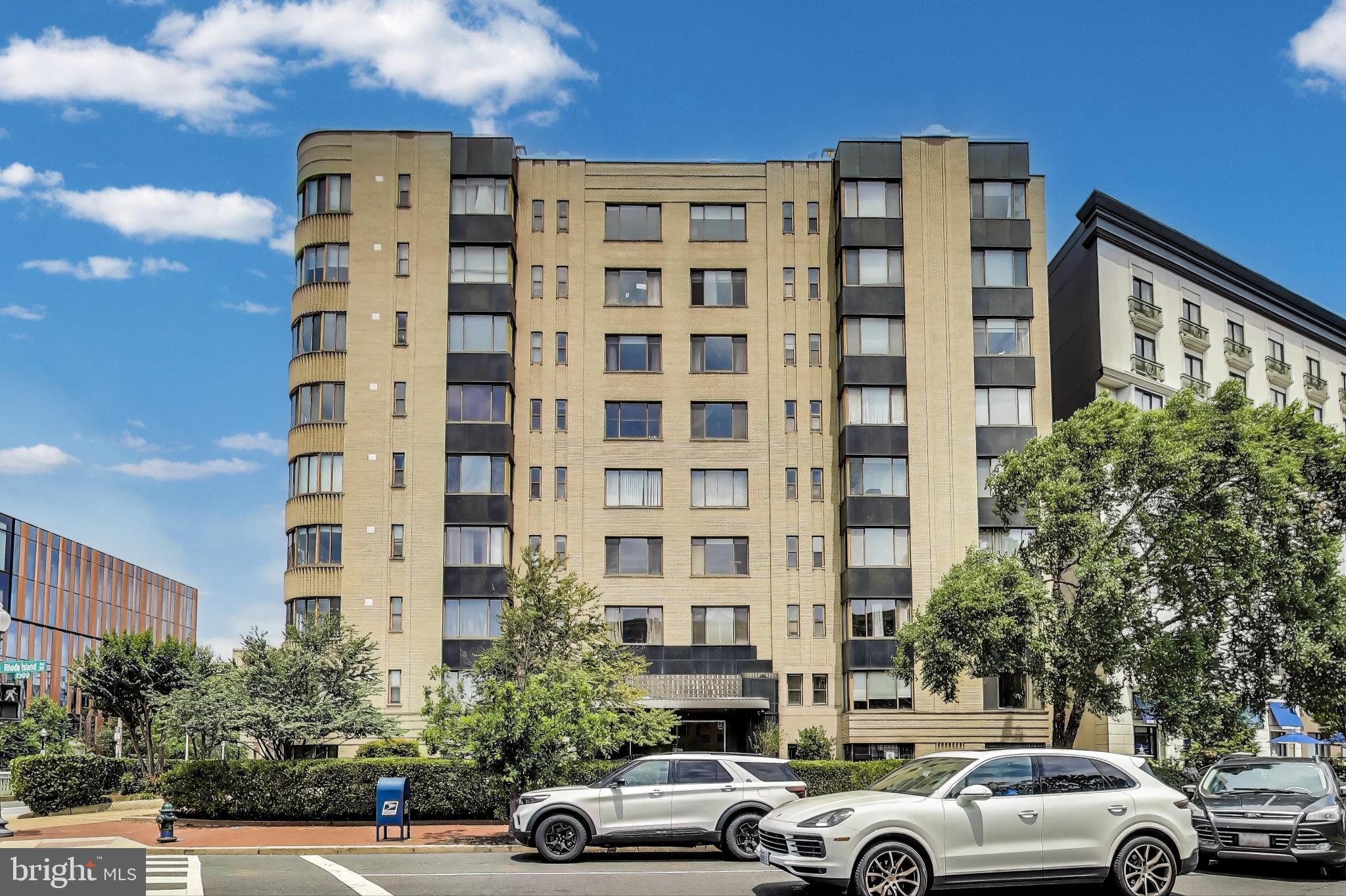 1 SCOTT CIRCLE NW 305