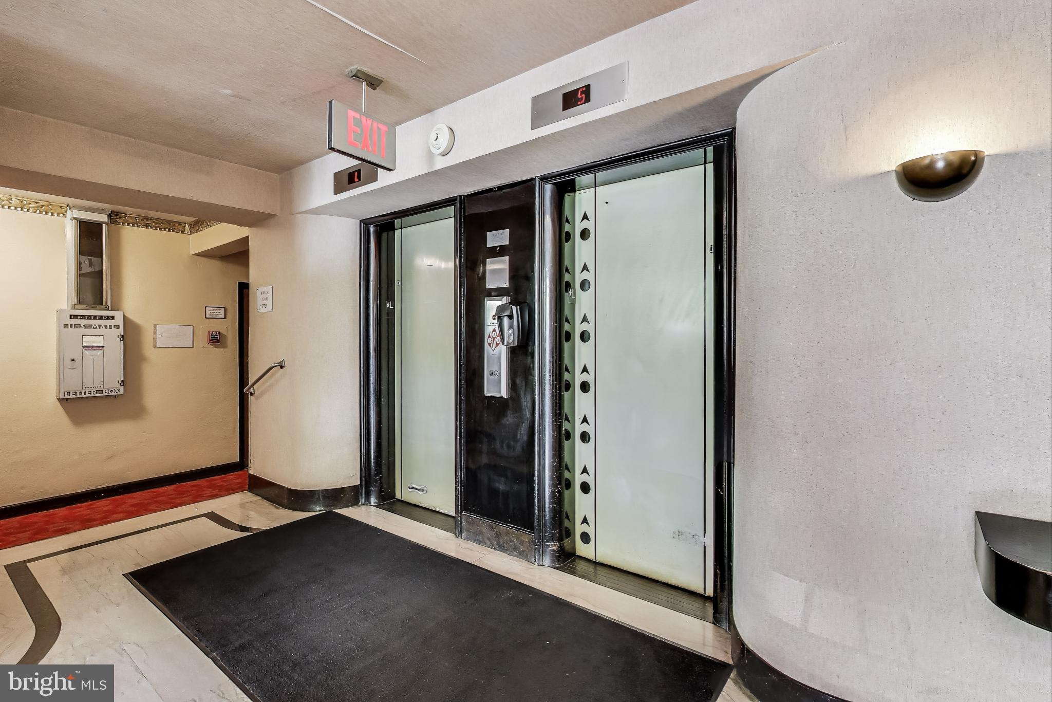 1 SCOTT CIRCLE NW 305