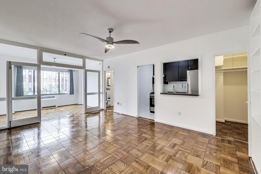 1 SCOTT CIRCLE NW 305