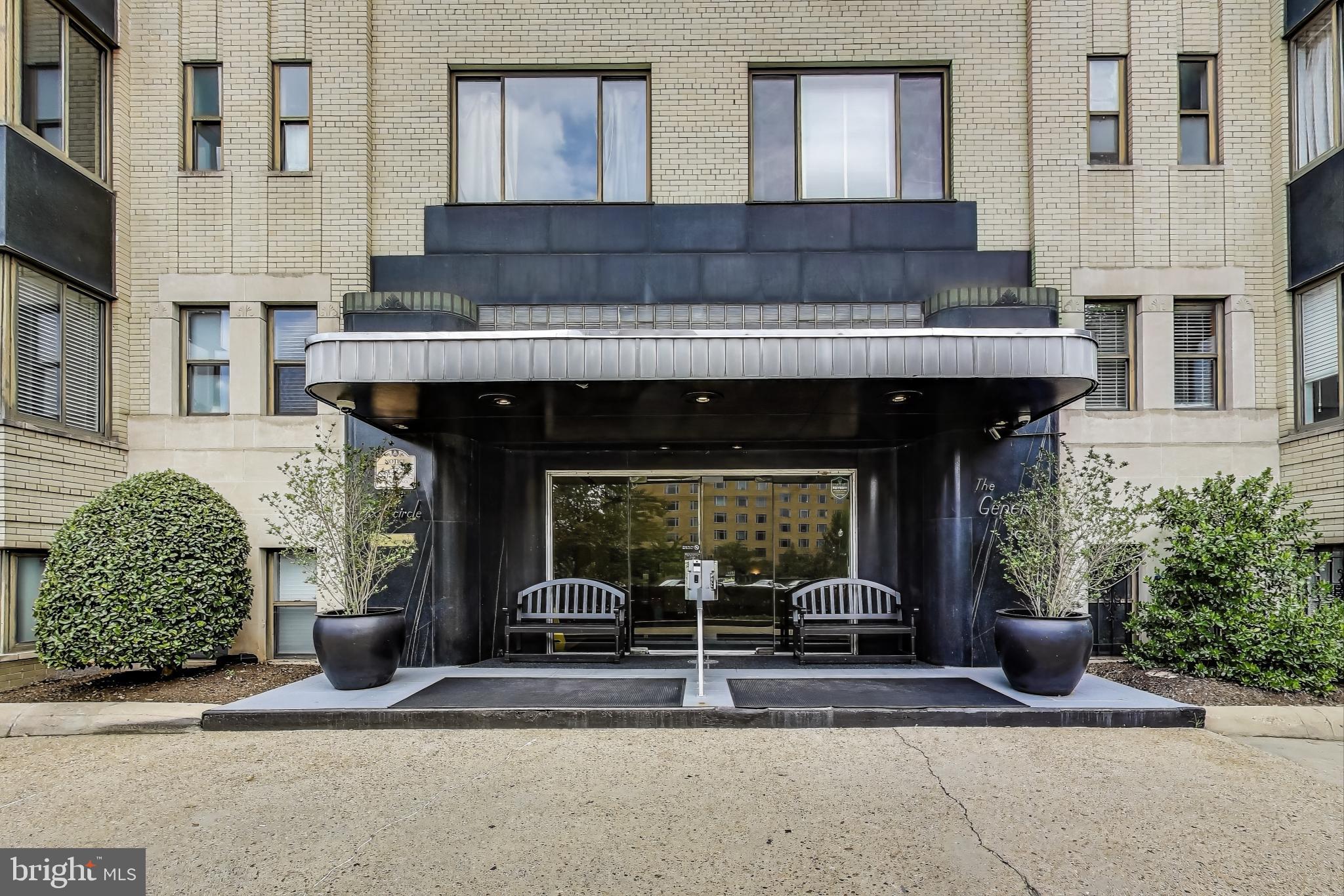 1 SCOTT CIRCLE NW 305